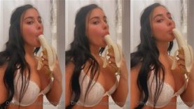 Devorah-Roloff-Nude-Banana-Sucking-Like-Cock-Video-Leaked
